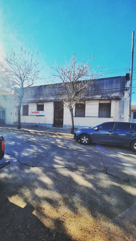 GRAN CASA EN PAYSANDU, OPORTUNIDAD