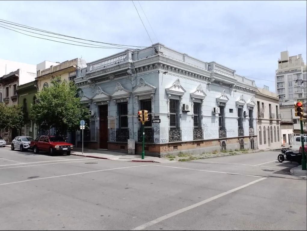 MONTEVIDEO, GRAN CASA, VENTA