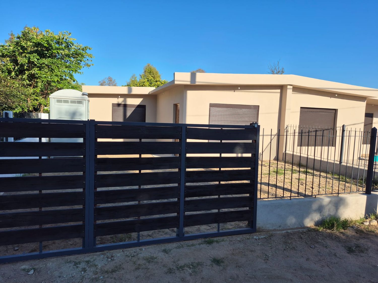 SOLYMAR, A ESTRENAR, DOS CASAS