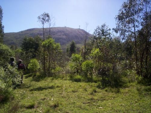 TERRENO  EN SIERRAS DEL TIROL – PIRIÁPOLIS. PRONTO PARA CONSTRUIR