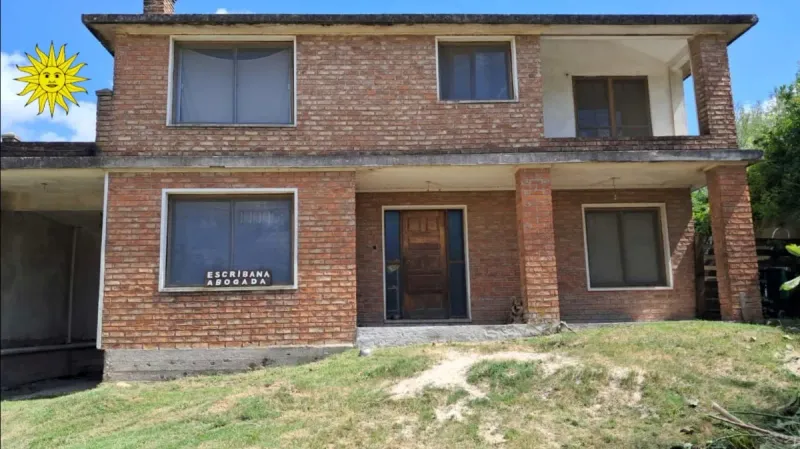 EL PINAR - CASA DE GRAN PORTE – 5 DORMITORIOS, FONDO AMPLIO Y EXCELENTE UBICACIÓN PARA RECICLAR