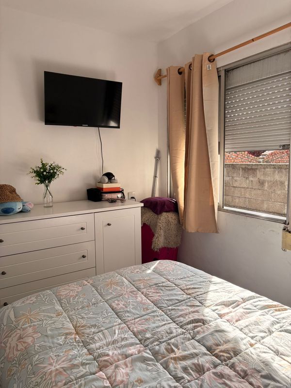 POCITOS OBLIGADO: IMPECABLE: 1 DORM EN SUITE, PARQUET Y LUZ TOTAL. SEGURIDAD. APTO BANCO.