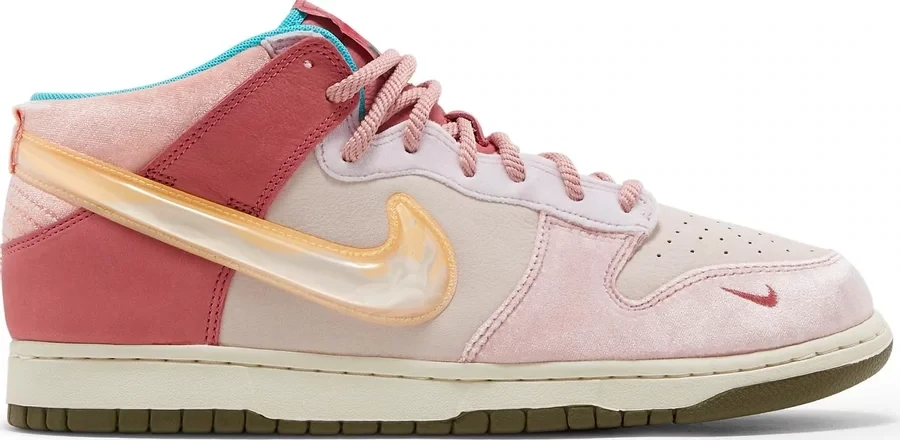 NIKE DUNK MID SOCIAL STATUS X STRAWBERRY MILK