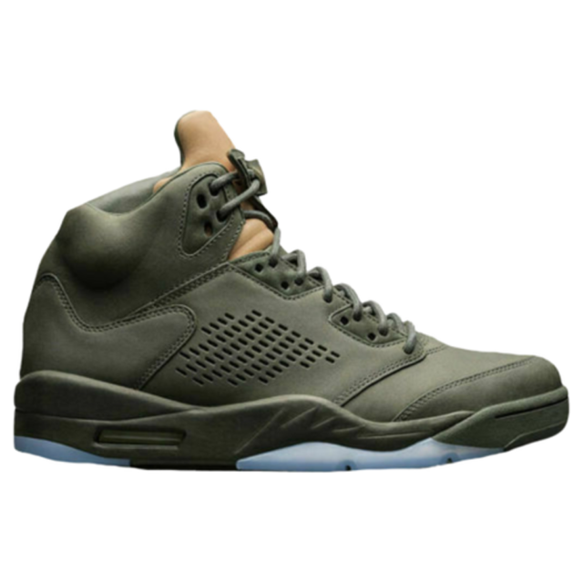 AJ 5 TAKE FLIGHT