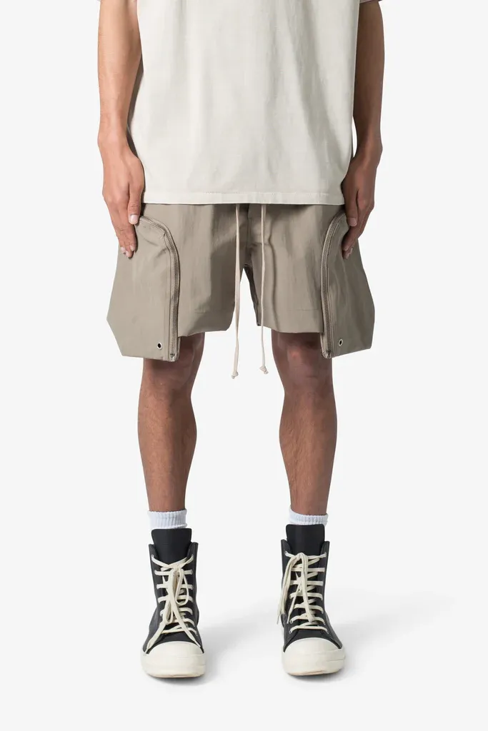 FRONT POCKET GEO SHORTS OLIVE