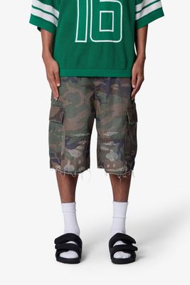MNML BAGGY DISTRESSED CAMO SHORTS