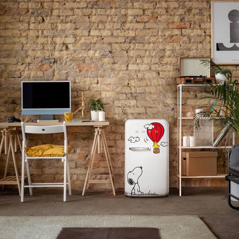 Smeg Retro 50s Refrigerator FAB10 Right - Snoopy