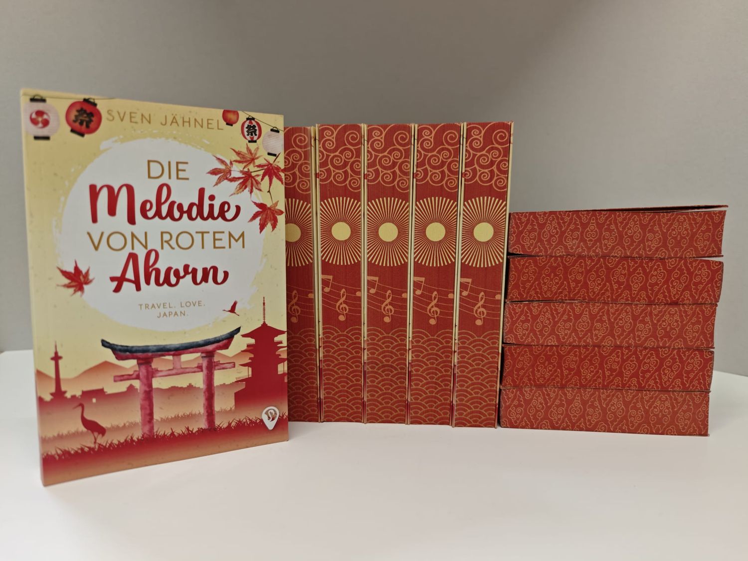 Die Melodie von rotem Ahorn mit exklusivem Messefarbschnitt Die Melodie von rotem Ahorn mit exklusivem Messefarbschnitt