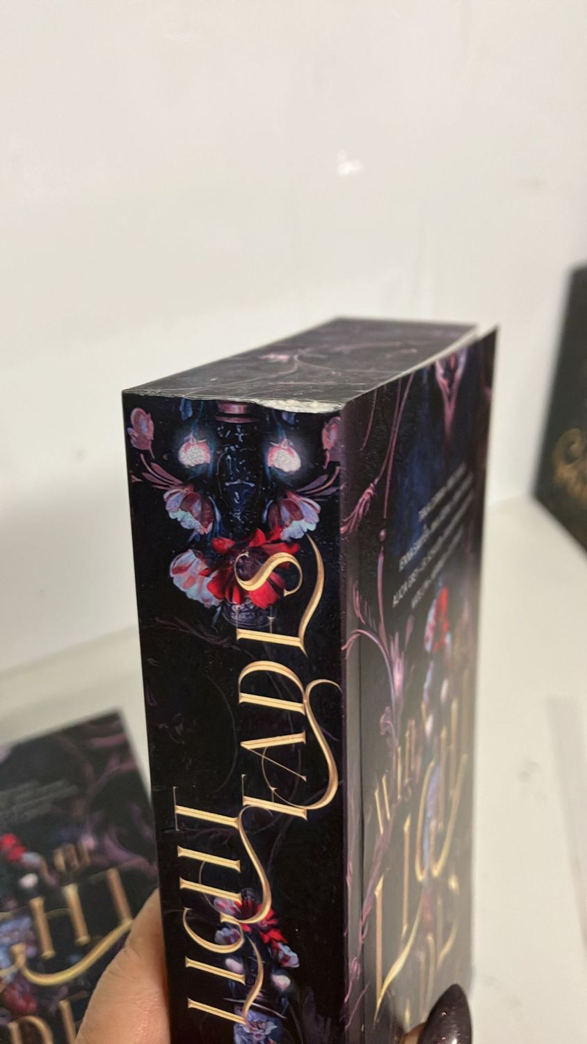 Mängelexemplar Mängelexemplar "When the Light Fades", Düstere Anthologie mit wunderschönem Farbschnitt