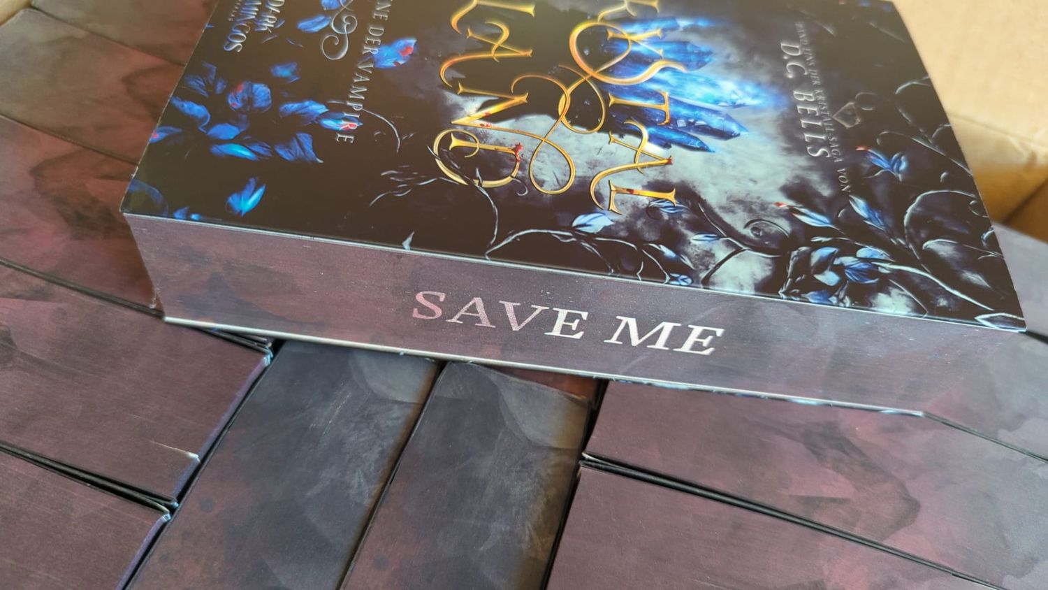 Mängelexemplar: Mängelexemplar: "Crystal Island: Gefangene der Vampire" (Band 1 der Kristall-Saga) mit wunderschönem Farbschnitt