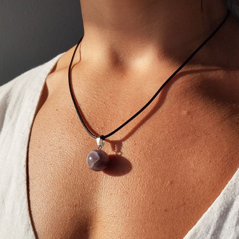 Dije de piedra esfera