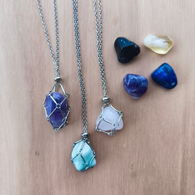 Collar con piedras intercambiables