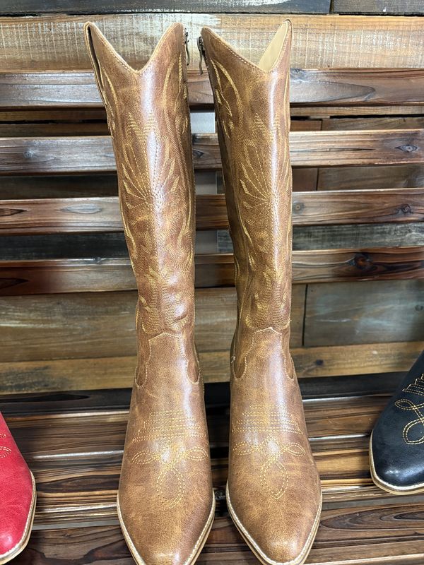 Just in Case Boots - Saddle