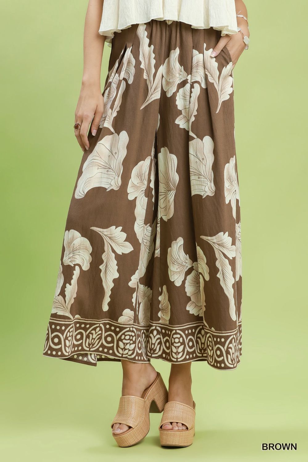Modern Floral Flowy Cropped Pants - Brown
