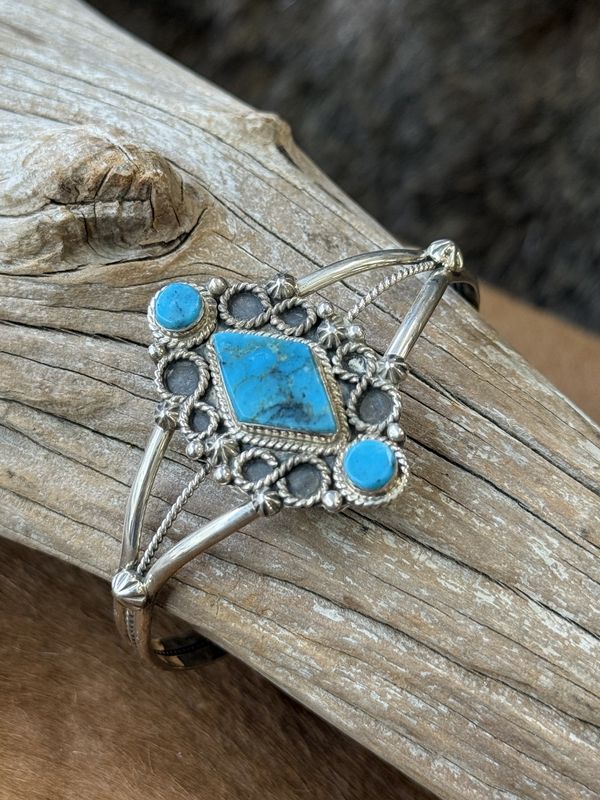 Diamond Shape Center Turquoise &amp; Silver Cuff
