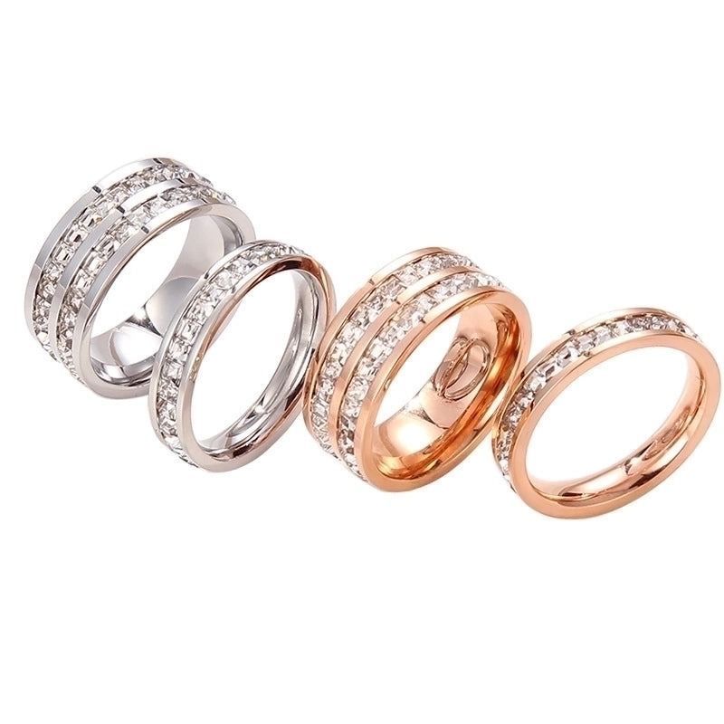 RHINOSTONE RING