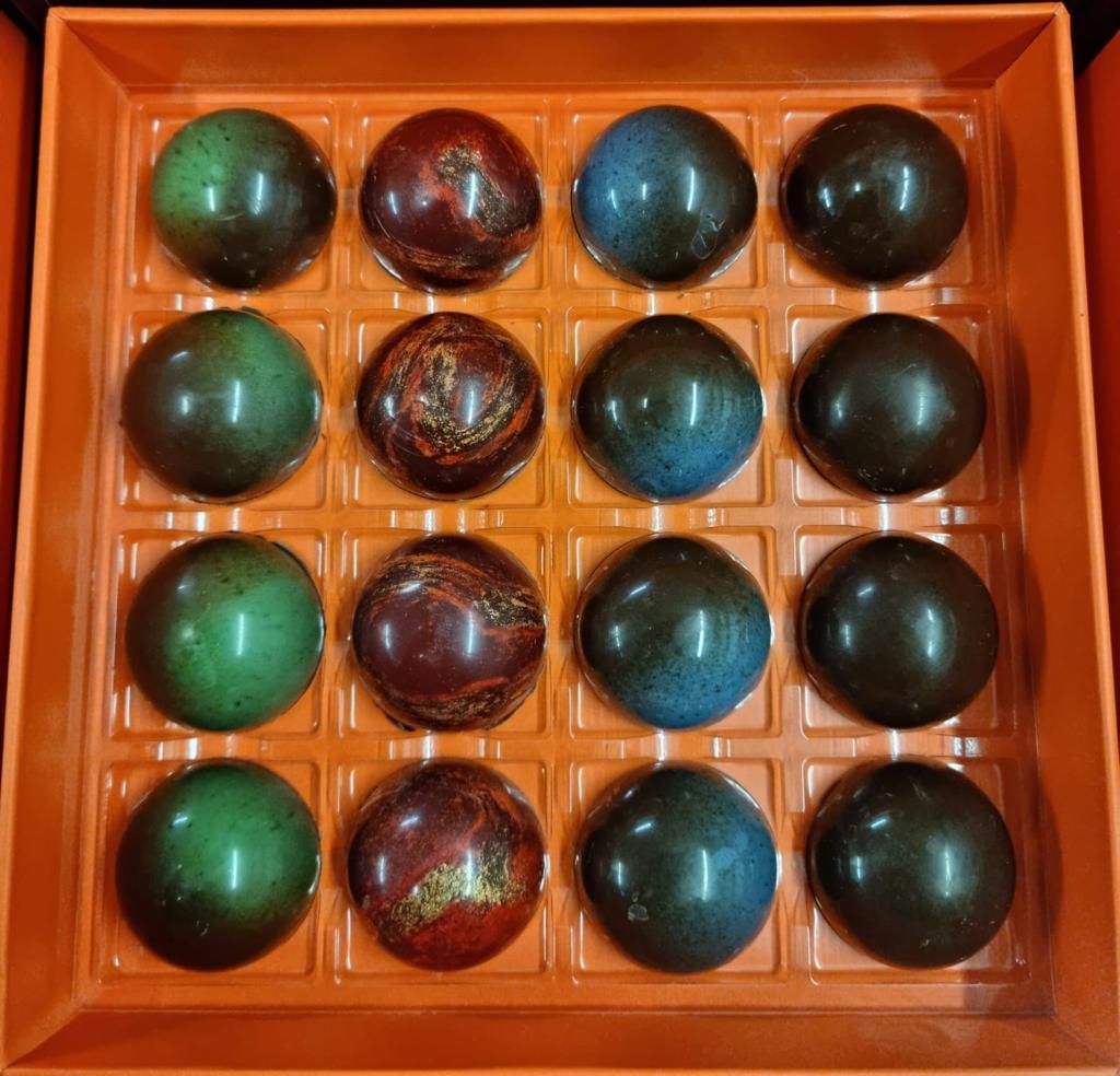 Boite de 9 demi sphères caramel