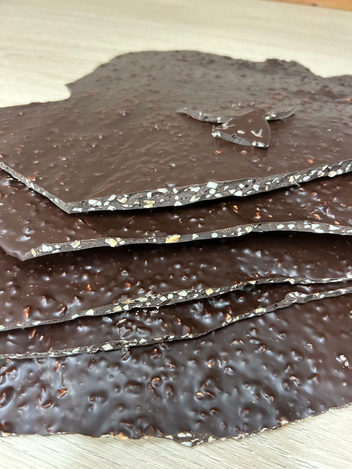 La Tablette aux éclats d’amandes grillées