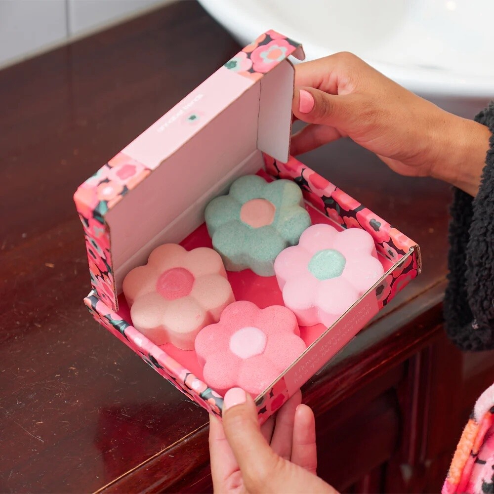Shower Steamer Gift Box, Scent: Floral Escape