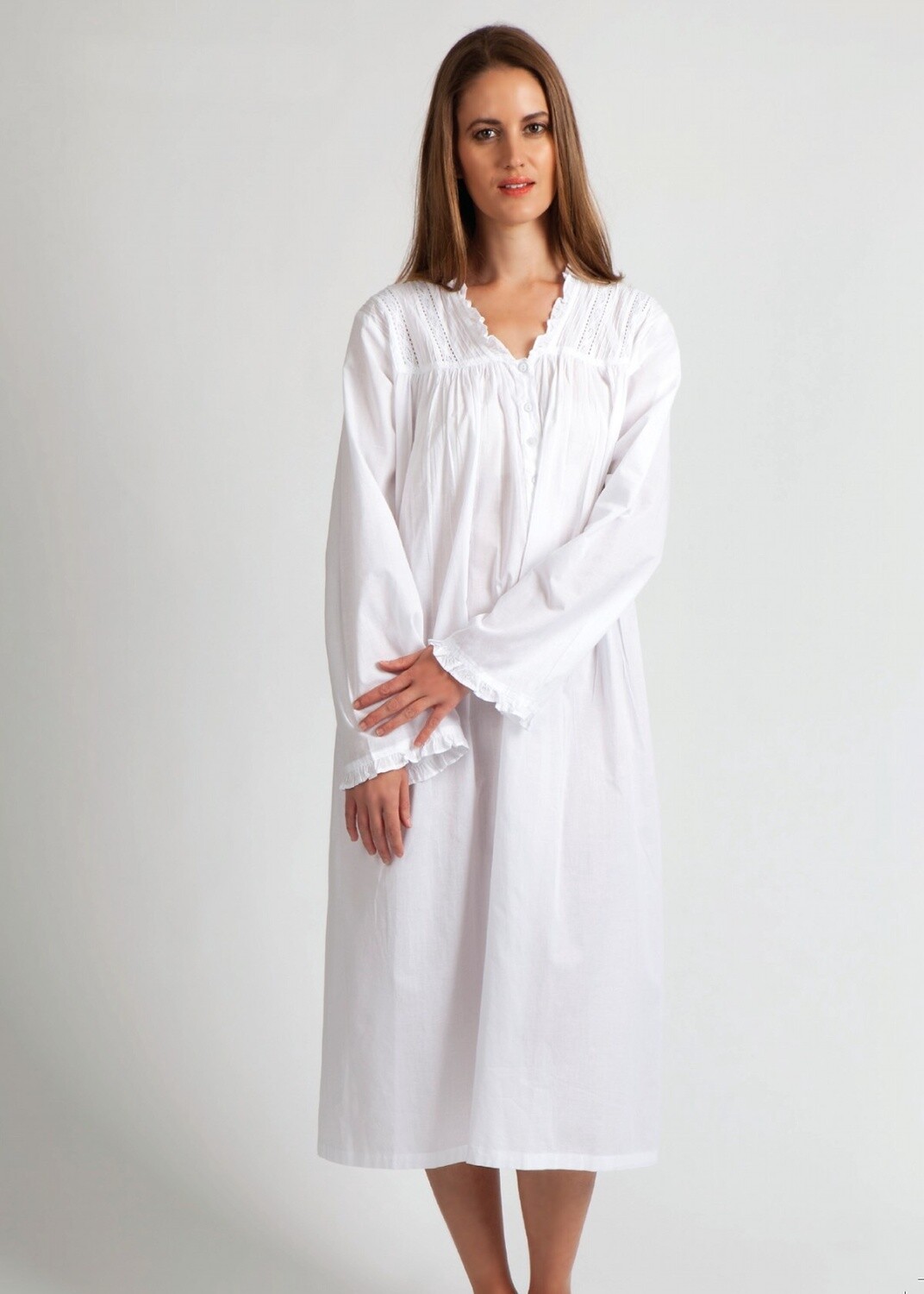 Nightwear White LONG Sleeve Lace/Pin tucked, Size: Small