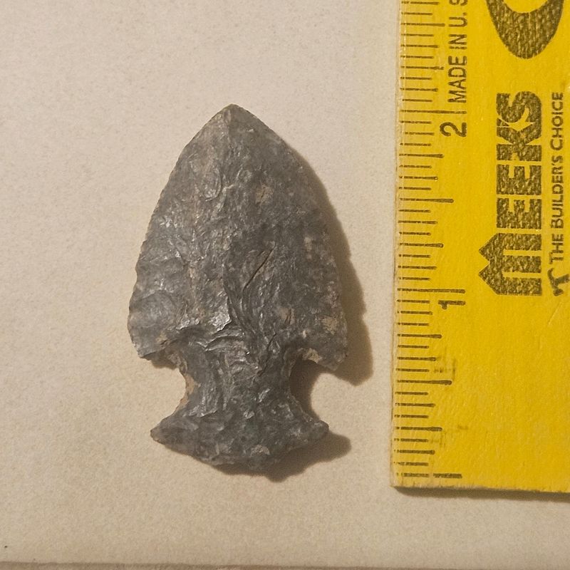 2" Archaic Black Hopewell Arrowhead Authentic