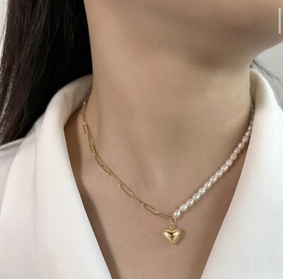 Unique Pearl necklace with heart pendant