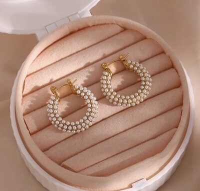 Elegant freshwater Pearl hoop earrings