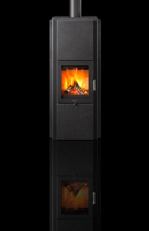 Kaminofen Max Blank Stratos 6,5 kW mit Naturstein schwarz gebürstet Lederstruktur