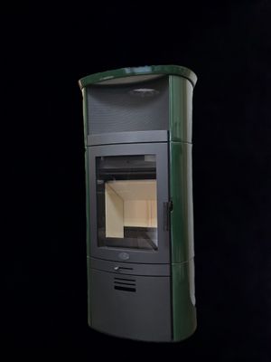 Kaminofen mit Warmhaltefach Max Blank ​Rio WF Keramik 6,5 kW english green mit Türgriff mattschwarz