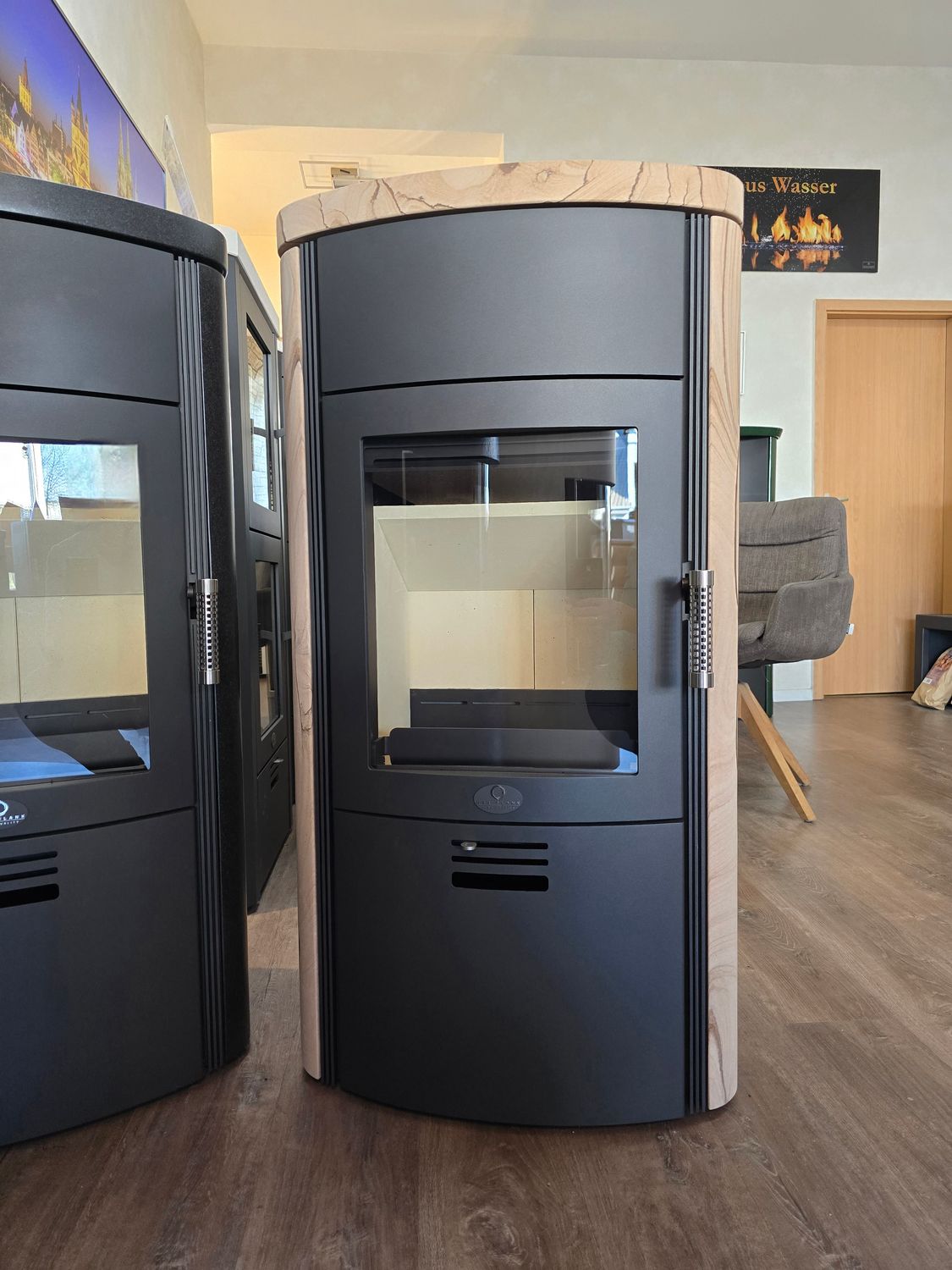 Kaminofen Max Blank Toulouse S 6,5 kW mit Natursteinverkleidung Sandstein gewölkt