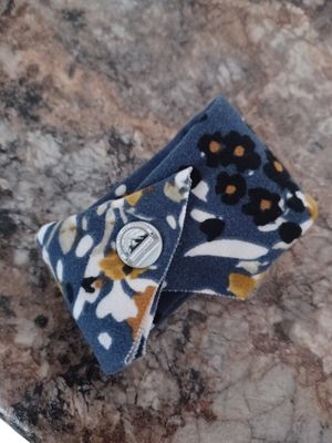 Blue flower cuff
