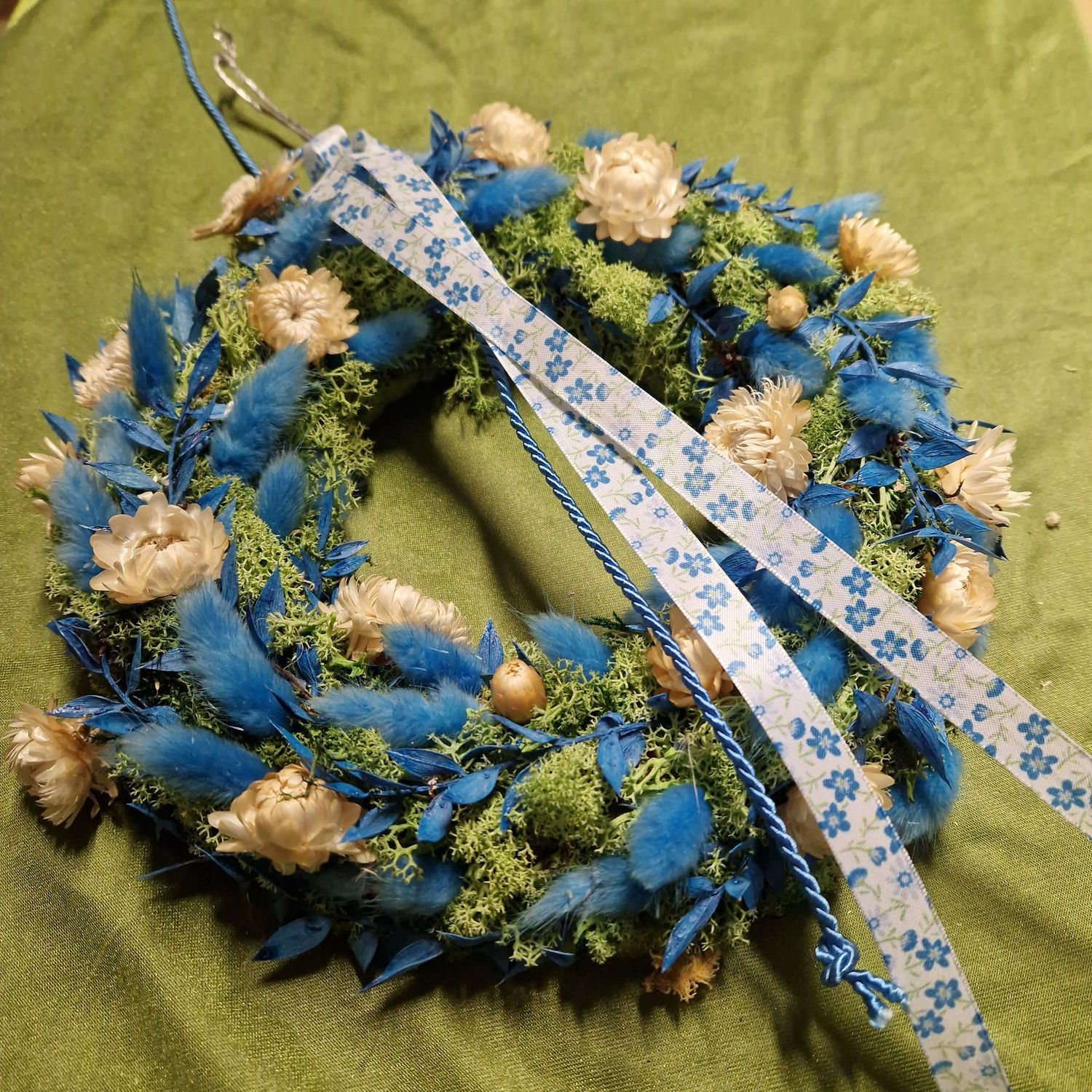 Trockenkranz mit Band, blau/grün, 26cm