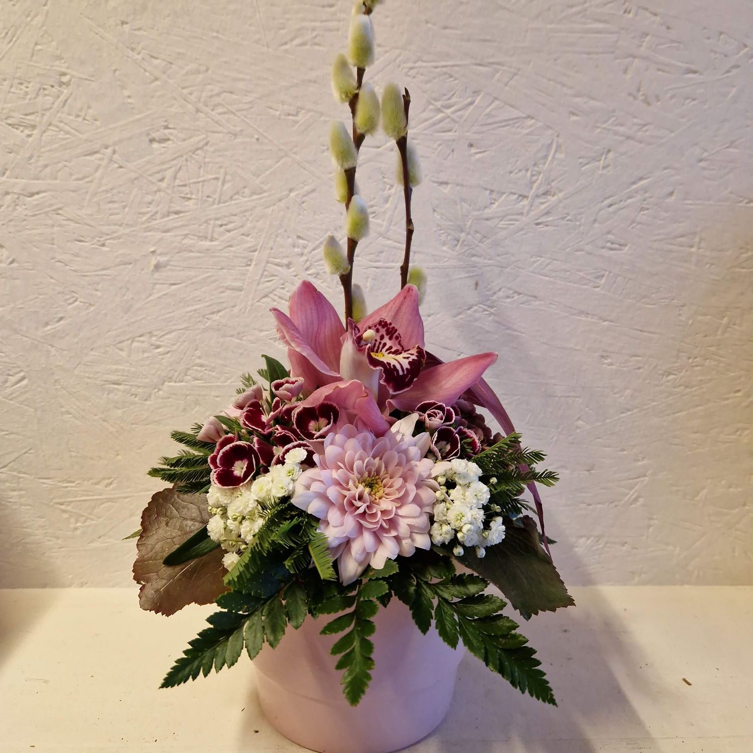 Orchideenarrangement lila/rosa/weiss, mit Schleife