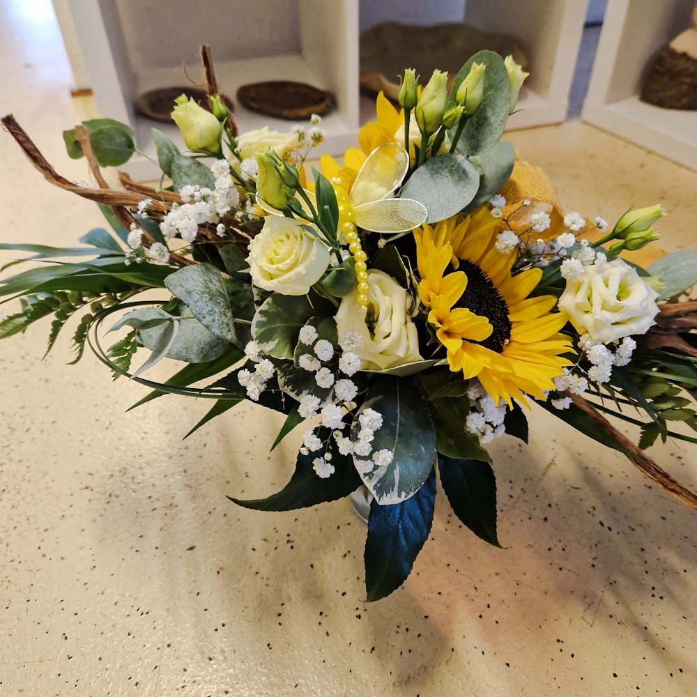 Querstrauss mit Sonnenblumen Querstrauss mit Sonnenblumen