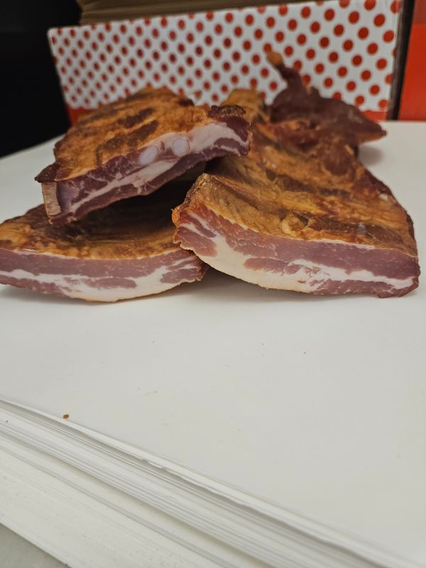 Palcsó geräucherte Schweinerippchen