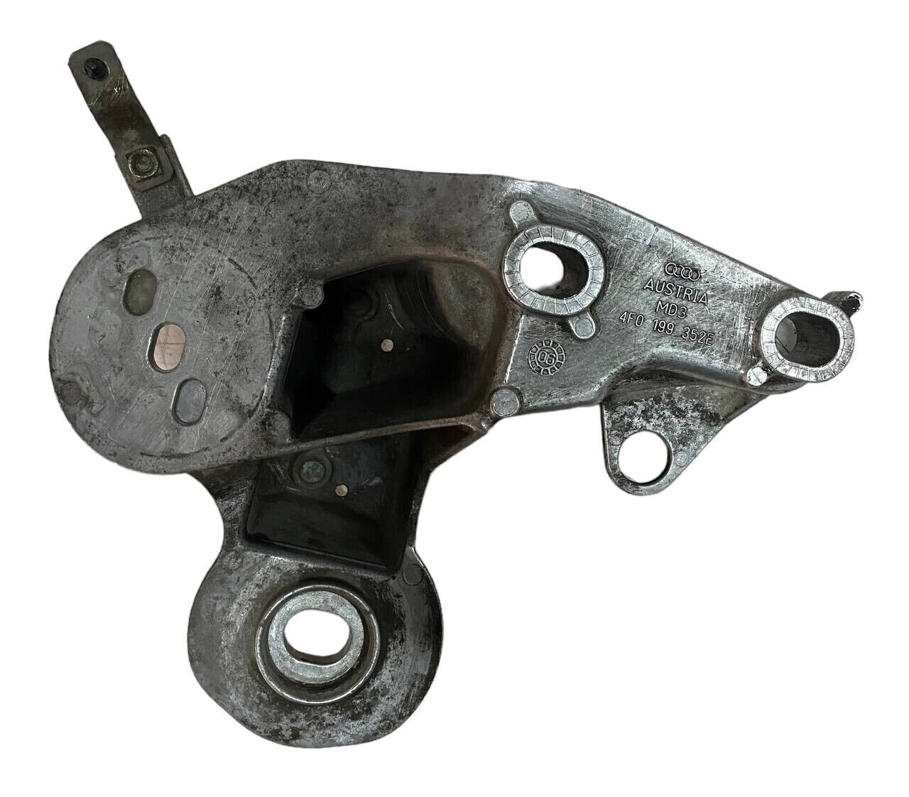 STAFFA / SUPPORTO MOTORE LATO DX AUDI A6 C6 2.7 DIESEL (TDI) 2007 - 4F0199352E