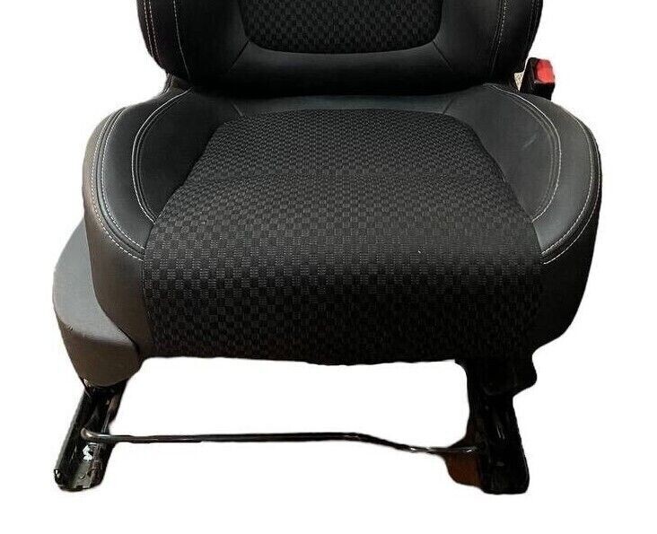 SEDILE / SEDIOLINO ANTERIORE DESTRO RENAULT CLIO 2016 (IV SERIE) - 873115208R