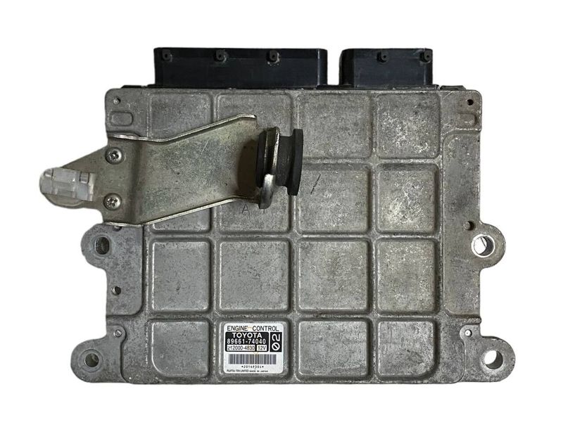 MODULO CENTRALINA MOTORE (ECU) TOYOTA IQ 1.0 BENZINA 2012 - 89661-74040