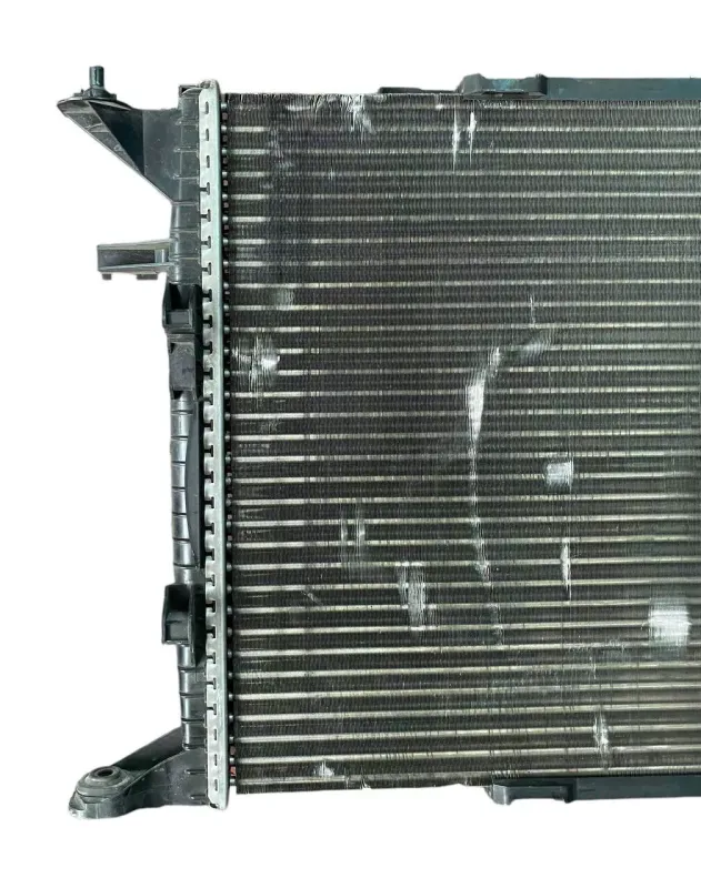 RADIATORE ACQUA RAFFREDDAMENTO MOTORE AUDI A4 B8 / 8K 2.0 D 2010 - 8K0121251R