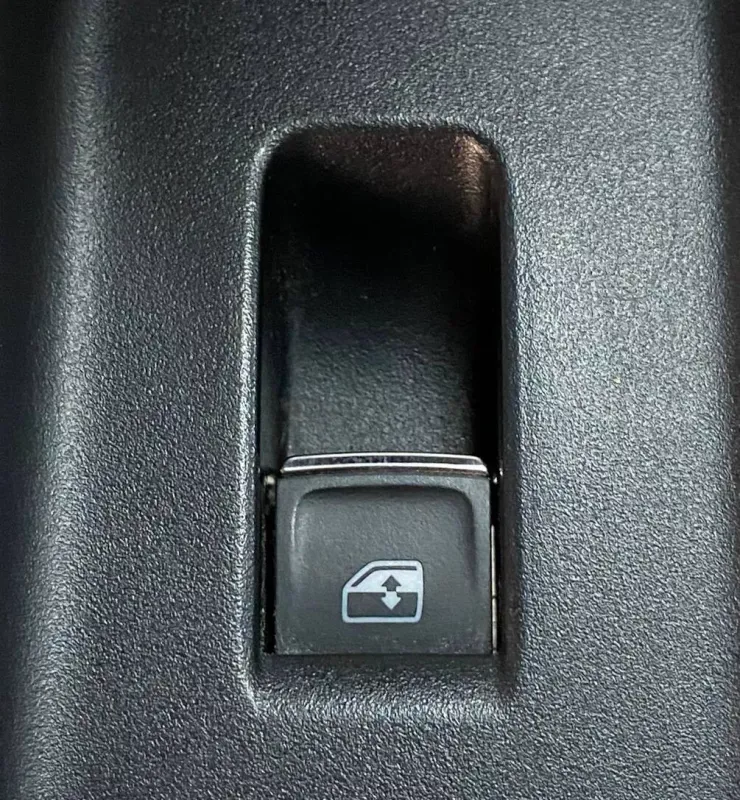PULSANTIERA / COMANDO ALZAVETRO ANT DX AUDI A1 GBA SPORTBACK 2020 - 82B867256