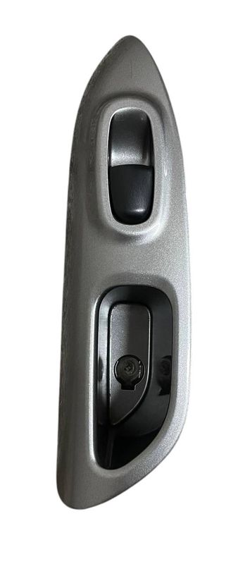 PULSANTIERA / COMANDO ALZAVETRO POST. DX NISSAN JUKE F15 2015 - 829601K12A