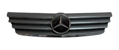 GRIGLIA RADIATORE CENTRALE SUPERIORE PARAURTI ANT. MERCEDES CLASSE C W203 2005