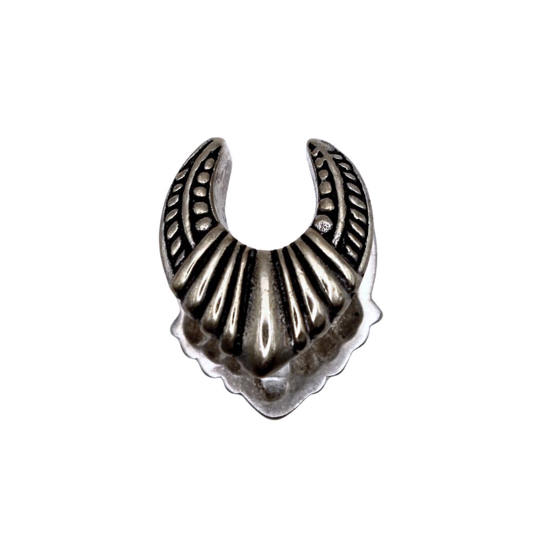 Saddles w/ detailing Silver