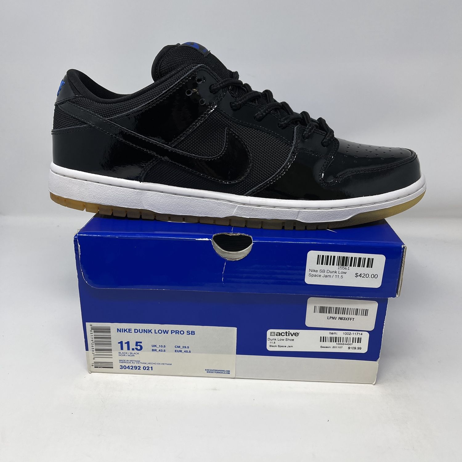 dunk sb space jam