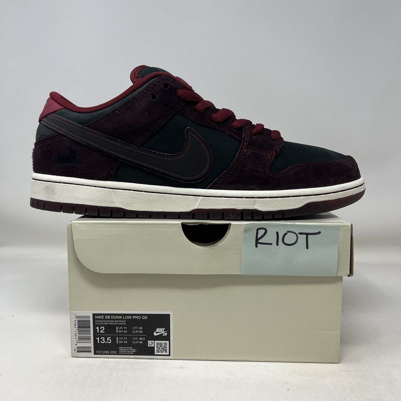 Nike SB Dunk Low Riot Skateshop