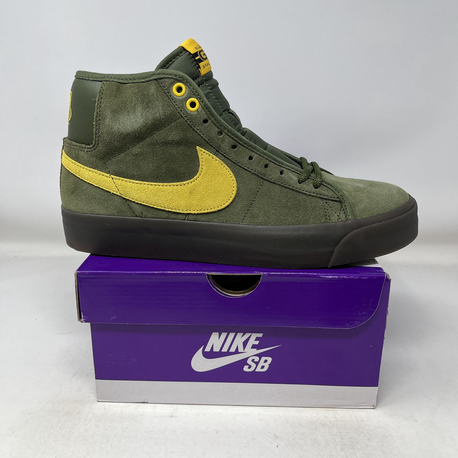 Nike SB Zoom Blazer Mid Antihero Skateboards