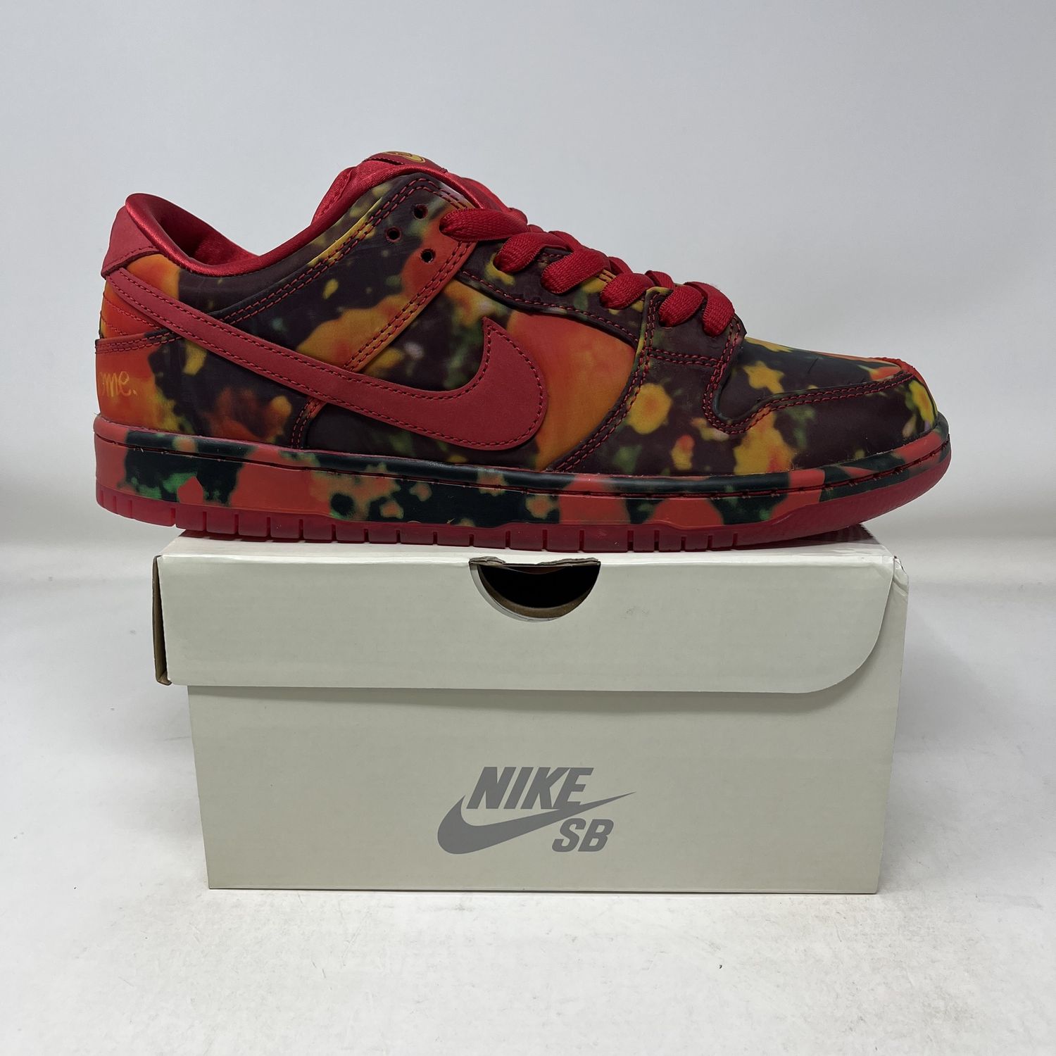 Nike SB Dunk Low The Wizard of Oz Poppy Field