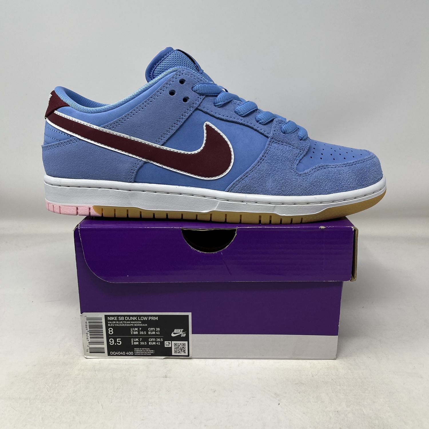 Nike SB Dunk Low Philadelphia Phillies