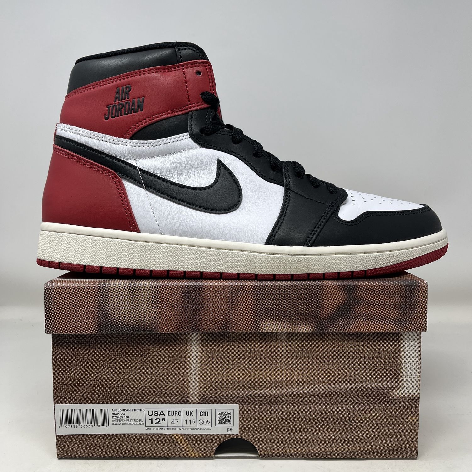 Jordan 1 Retro High OG Black Toe Reimagined Used