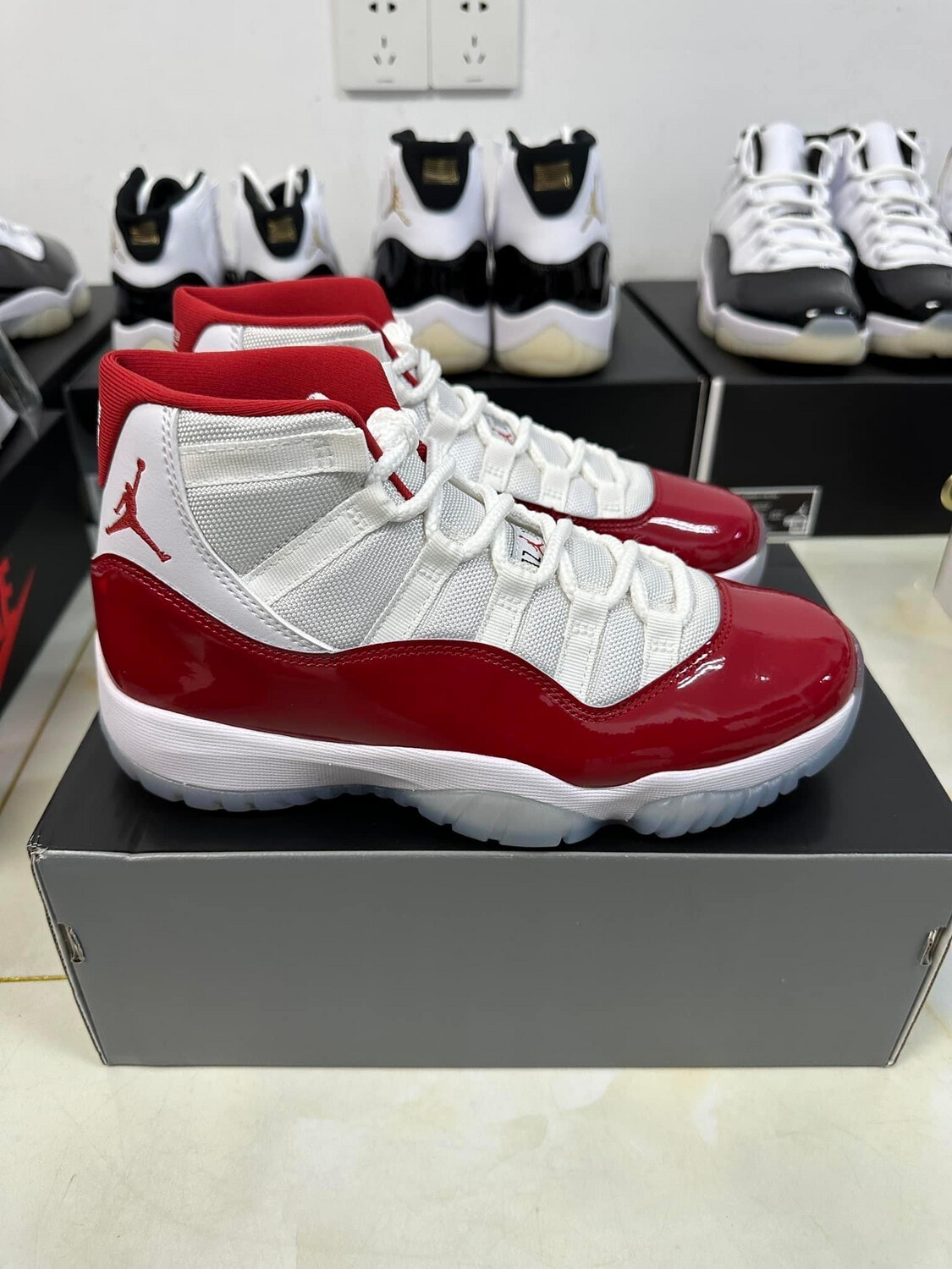 Air Jordan Cherry 11